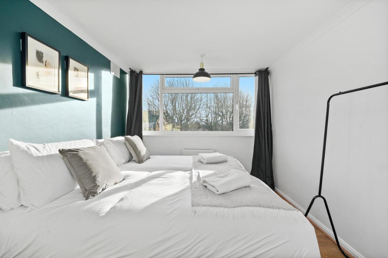 Cosy 3 Bedroom With Free Parking, Garden And Smart Tv With Netflix By Yoko Property Κόβεντρι Εξωτερικό φωτογραφία