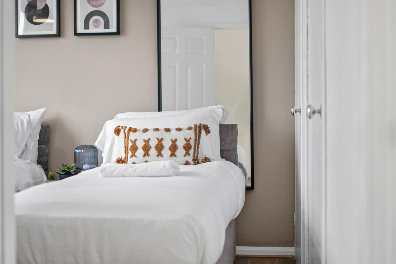 Cosy 3 Bedroom With Free Parking, Garden And Smart Tv With Netflix By Yoko Property Κόβεντρι Εξωτερικό φωτογραφία