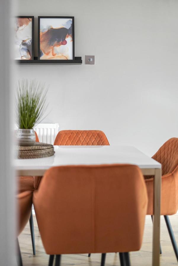 Cosy 3 Bedroom With Free Parking, Garden And Smart Tv With Netflix By Yoko Property Κόβεντρι Εξωτερικό φωτογραφία