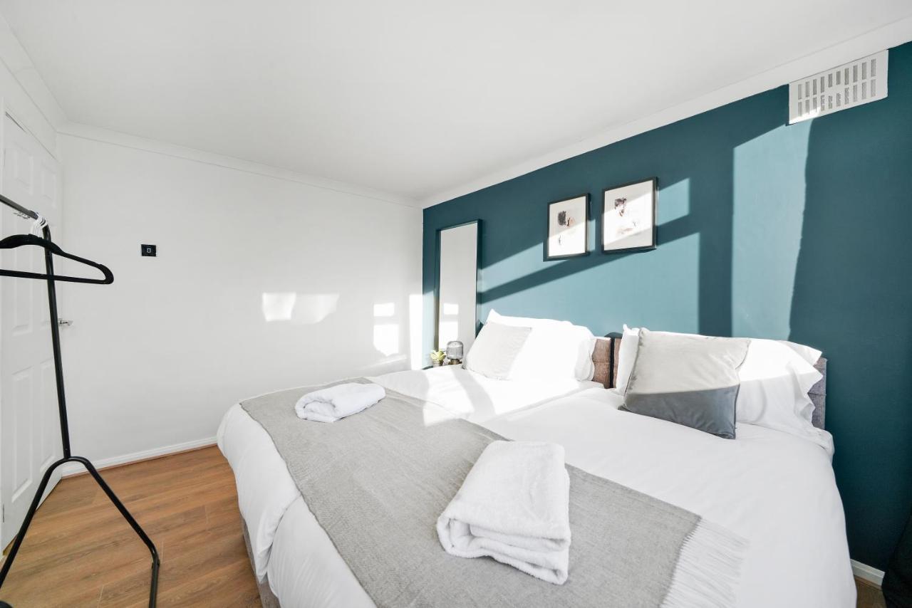 Cosy 3 Bedroom With Free Parking, Garden And Smart Tv With Netflix By Yoko Property Κόβεντρι Εξωτερικό φωτογραφία